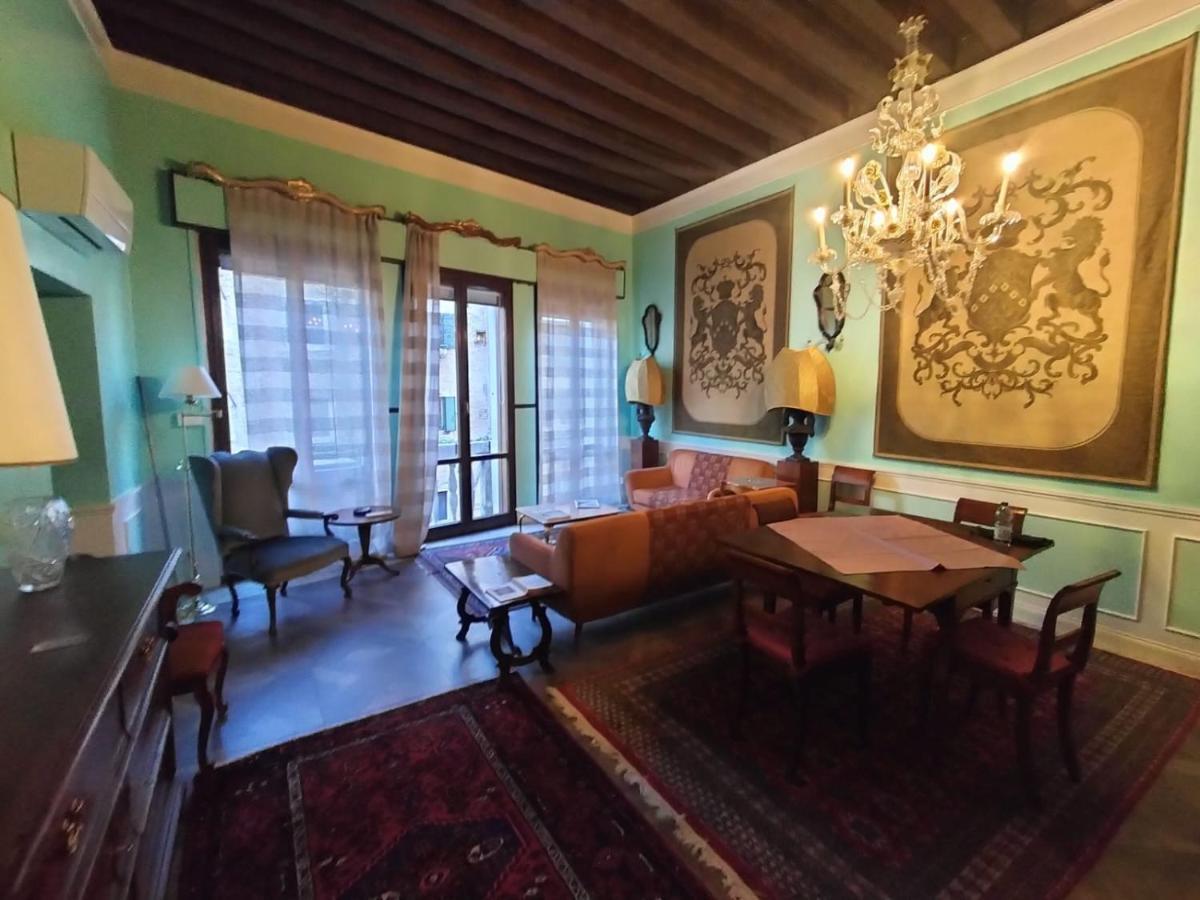 Luxury Apartment Near Rialto Bridge Венеція Екстер'єр фото