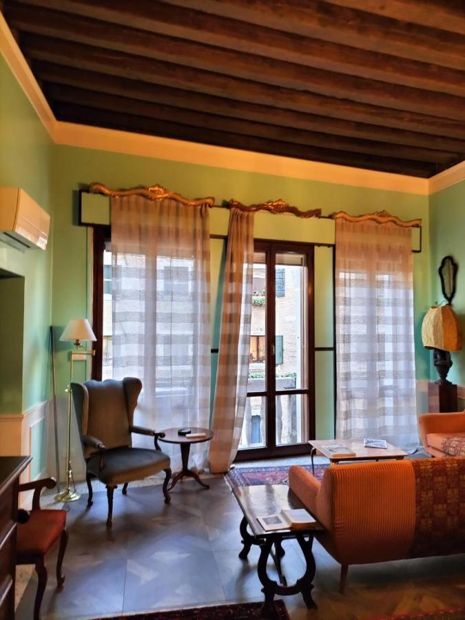 Luxury Apartment Near Rialto Bridge Венеція Екстер'єр фото