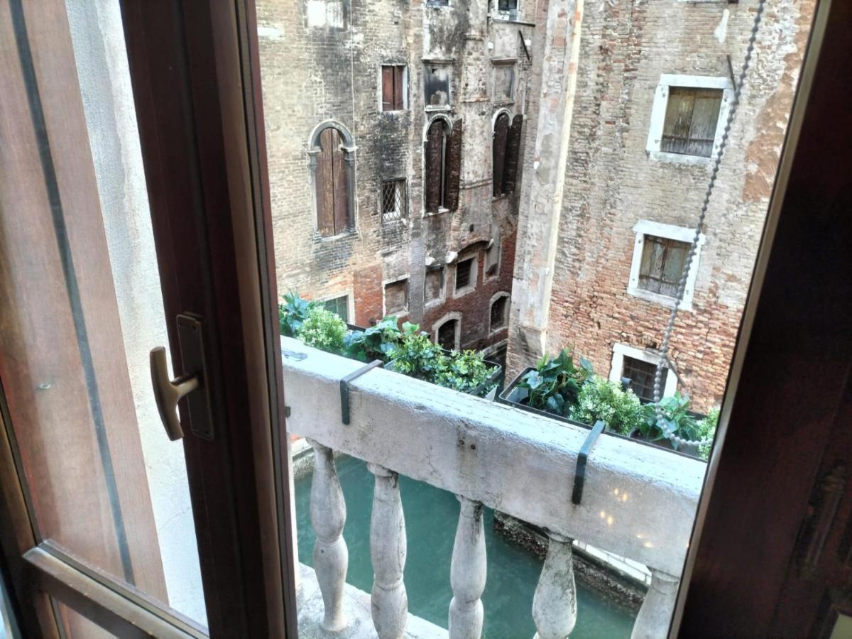 Luxury Apartment Near Rialto Bridge Венеція Екстер'єр фото